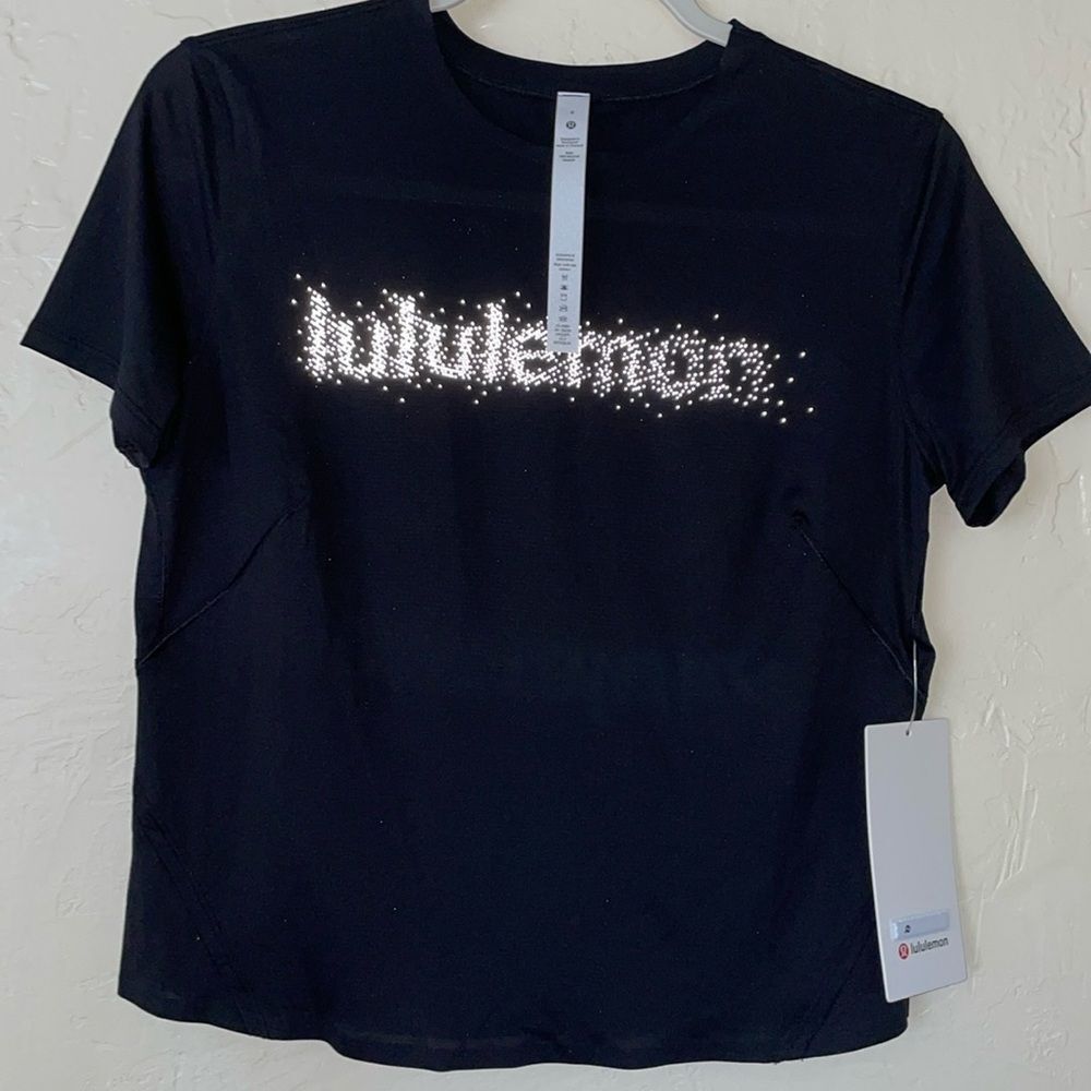 NWT Lululemon ULTRALIGHT REFLECTIVE RUNNING T shirt  SIZE 4 NO STINK ZINC